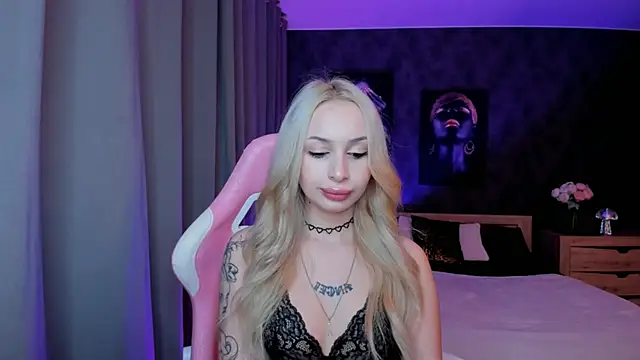 Snapshot of LanaMiracle chatting on 01.11.26 LanaMiracle online show from 01.11.26