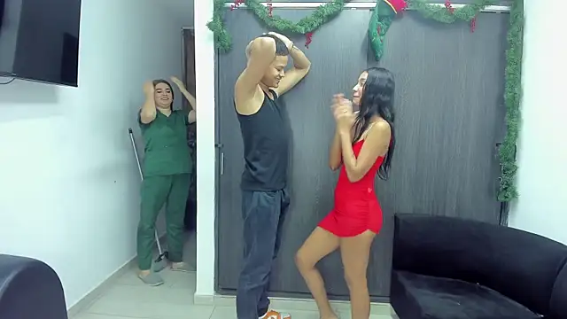 Snapshot of Hot_sexmature chatting on 12.15.25 Hot sexmature online show from 12.15.25