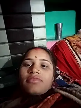 Snapshot of Aaisha_01 chatting on 12.15.25 Aaisha 01 online show from 12.15.25