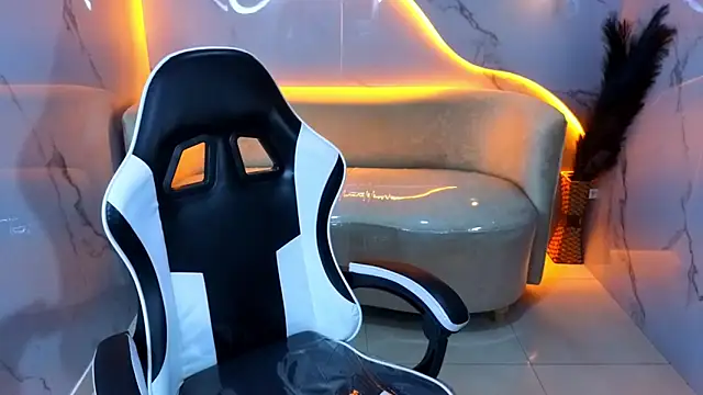 Sofi Adams Tx online show from 01.31.26