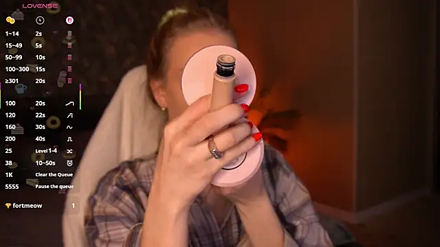 Snapshot of MollyyMayy chatting on 06.11.26 MollyyMayy online show from 06.11.26