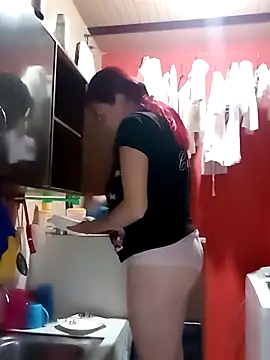 Snapshot of Annelis1 chatting on 12.16.25 Annelis1 online show from 12.16.25