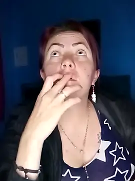 Snapshot of Annelis1 chatting on 12.17.25 Annelis1 online show from 12.17.25