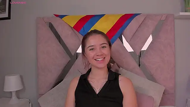 Snapshot of Amelia_Saenz_ chatting on 06.20.26 Amelia Saenz online show from 06.20.26