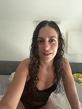 Snapshot of CoquineCharmeuse chatting on 06.02.26 CoquineCharmeuse online show from 06.02.26