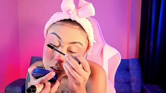 Snapshot of sharonbone chatting on 03.17.26 sharonbone online show from 03.17.26