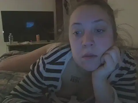 Snapshot of dixielover1229 chatting on 01.13.26 dixielover1229 online show from 01.13.26