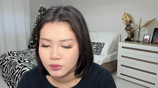 Snapshot of Brunette_Charm chatting on 01.10.26 Brunette Charm online show from 01.10.26