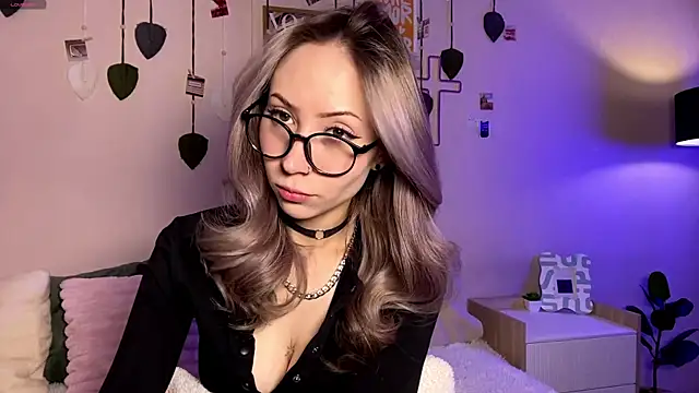 sun under skyy online show from 05.05.26