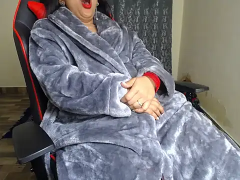 Snapshot of Slay_ishika chatting on 01.15.26 Slay ishika online show from 01.15.26