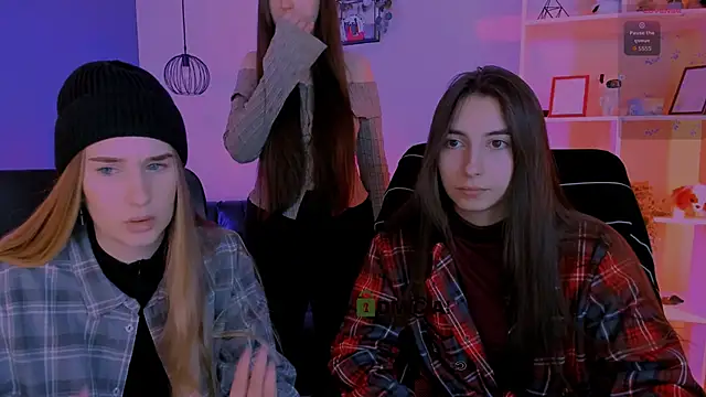 mila firee online show from 04.22.26