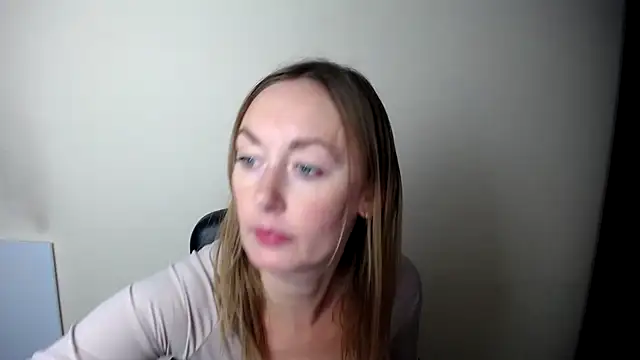 LiaSeass  online show from 12.14.25