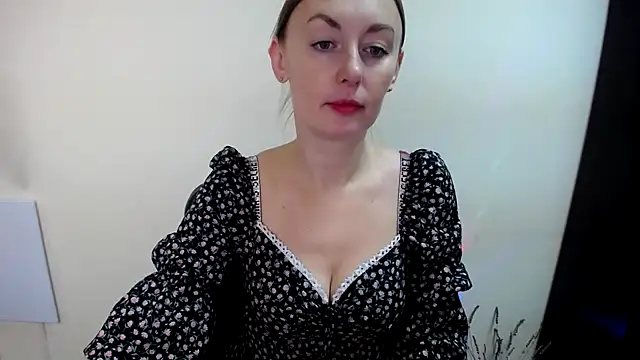 LiaSeass  online show from 12.17.25