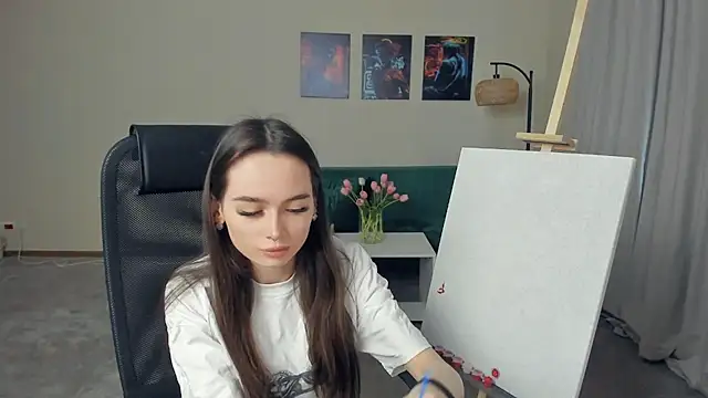 Snapshot of YvonneRobes chatting on 12.14.25 YvonneRobes online show from 12.14.25