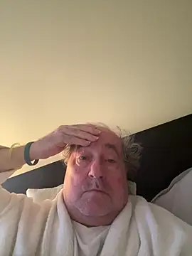 Snapshot of csikar chatting on 02.25.26 csikar online show from 02.25.26