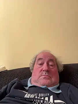 Snapshot of csikar chatting on 03.15.26 csikar online show from 03.15.26