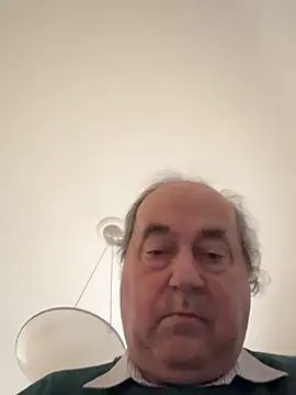 Snapshot of csikar chatting on 03.18.26 csikar online show from 03.18.26