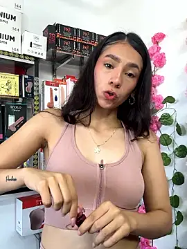 Snapshot of lunaluxury22 chatting on 01.18.26 lunaluxury22 online show from 01.18.26