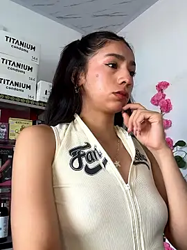 Snapshot of lunaluxury22 chatting on 01.19.26 lunaluxury22 online show from 01.19.26