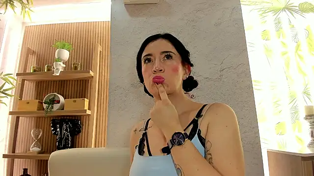 Victoria01  online show from 05.31.26
