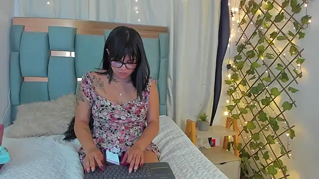 hott miaa online show from 02.11.26
