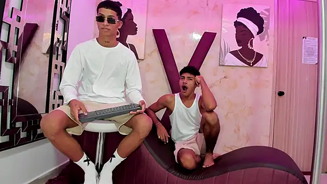 Snapshot of DIAMOND_BLACKS chatting on 12.18.25 DIAMOND BLACKS online show from 12.18.25