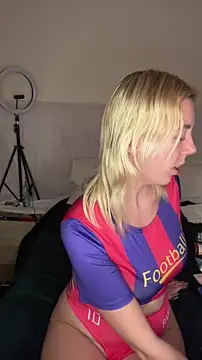 Snapshot of MonaNoire chatting on 01.08.26 MonaNoire online show from 01.08.26