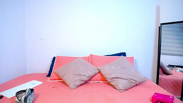 Parislennon online show from 01.17.26