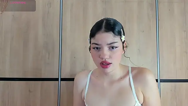 Snapshot of chloe_cortez chatting on 07.04.26 chloe cortez online show from 07.04.26