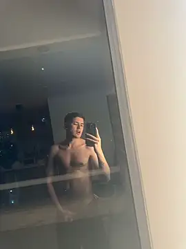 Valentino ceratti online show from 01.05.26