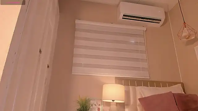 Snapshot of _emily__st chatting on 01.08.26 emily st online show from 01.08.26