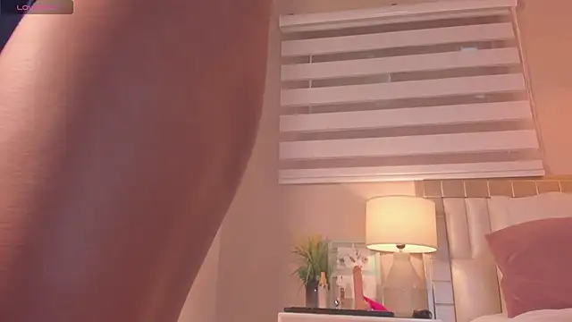 Snapshot of _emily__st chatting on 01.12.26 emily st online show from 01.12.26