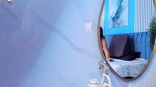 Snapshot of dahianeconnor chatting on 01.08.26 dahianeconnor online show from 01.08.26