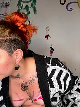 Snapshot of Oshun_Morton chatting on 01.08.26 Oshun Morton online show from 01.08.26