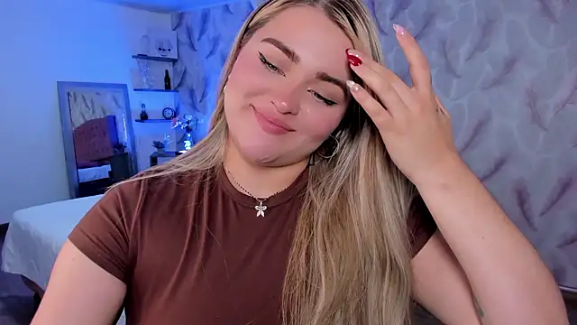 Luna volk  online show from 01.18.26