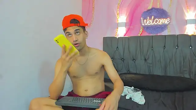 Snapshot of Hot_Boys_69 chatting on 12.14.25 Hot Boys 69 online show from 12.14.25