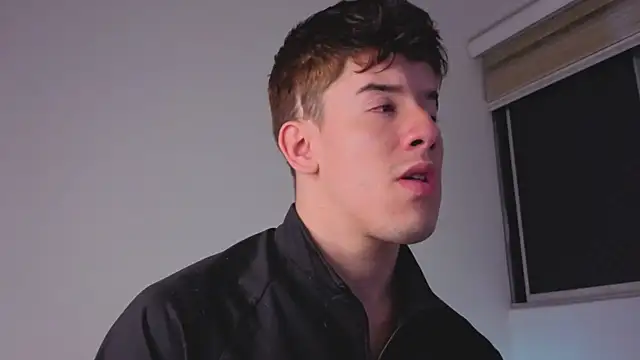 Snapshot of maxxcooper1 chatting on 12.18.25 maxxcooper1 online show from 12.18.25