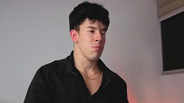 Snapshot of maxxcooper1 chatting on 01.10.26 maxxcooper1 online show from 01.10.26