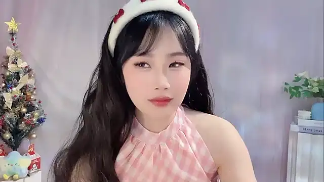 Snapshot of Pinkgirl520 chatting on 12.20.25 Pinkgirl520 online show from 12.20.25