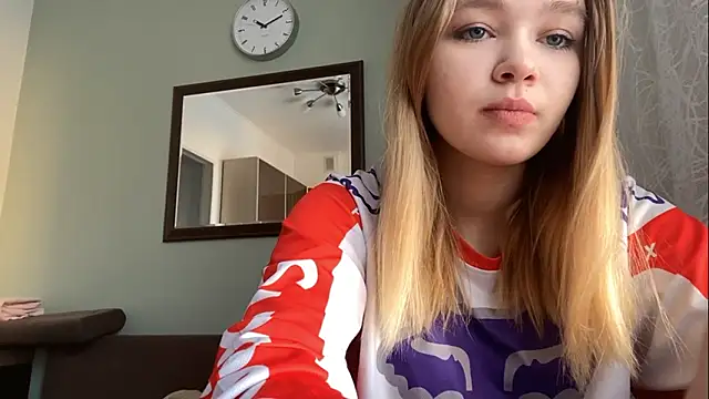 Snapshot of Leifuture chatting on 02.04.26 Leifuture online show from 02.04.26