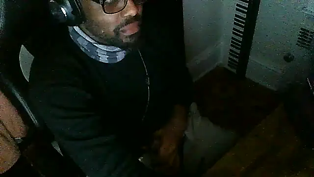 MrUnintentional online show from 12.17.25