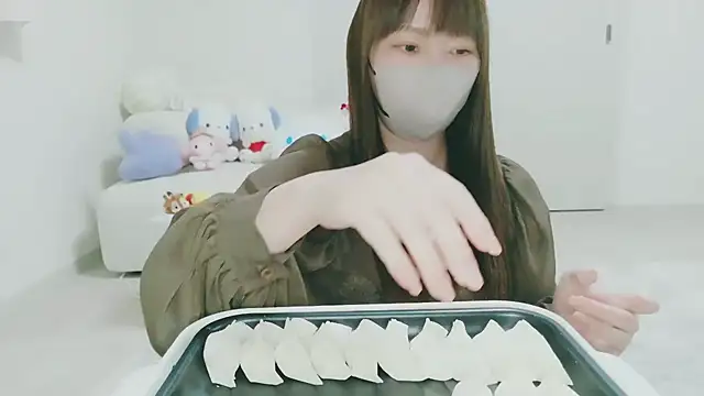 yuyuchan   online show from 02.08.26