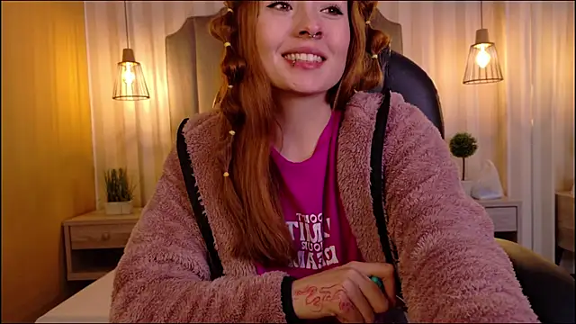 Snapshot of danielamilles chatting on 02.05.26 danielamilles online show from 02.05.26