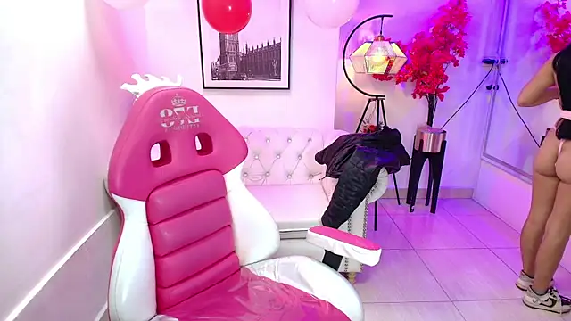 Snapshot of Carolina_cherry chatting on 02.14.26 Carolina cherry online show from 02.14.26