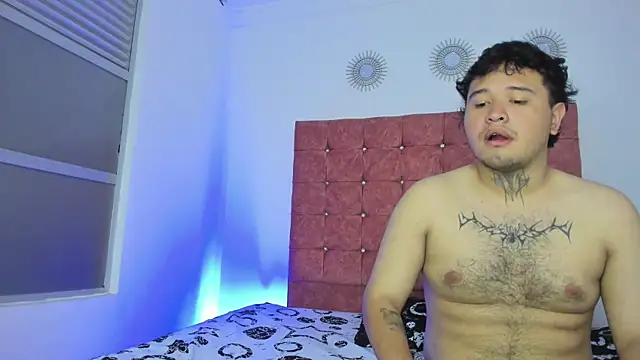 Snapshot of Beele_and_Evie chatting on 01.05.26 Beele and Evie online show from 01.05.26