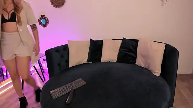 Morgan Lux online show from 01.17.26