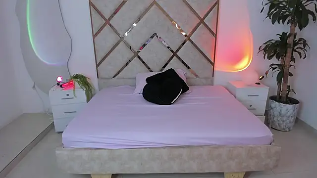 Snapshot of queenie_staar chatting on 02.08.26 queenie staar online show from 02.08.26