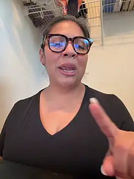 BettyWhispers online show from 02.15.26