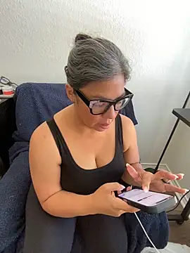 BettyWhispers online show from 03.15.26