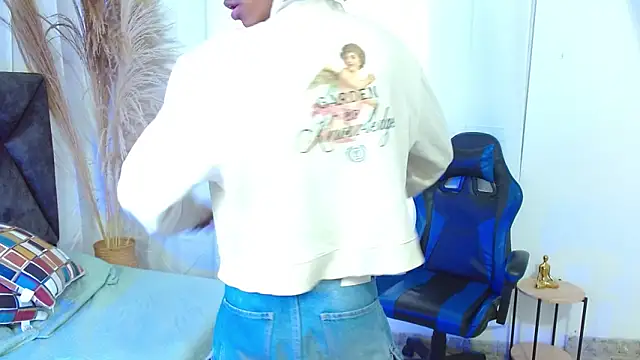 angelll18  online show from 12.20.25